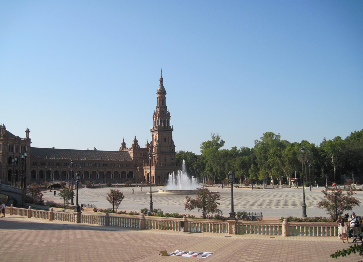 28-Bellissima veduta della Plaza de Espana con la fontana